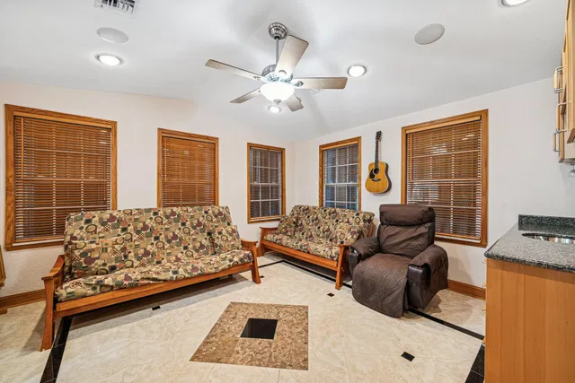 Residence photo 10