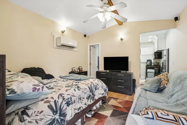Residence photo 25