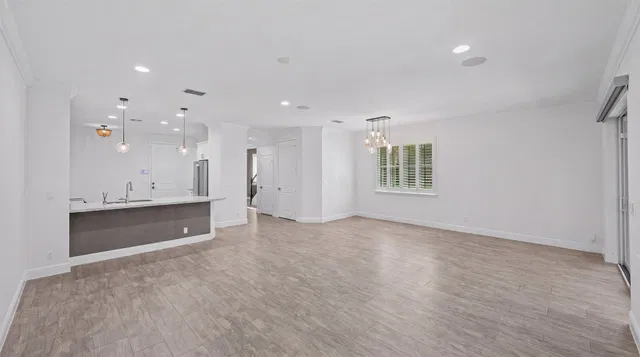  Residence photo 11