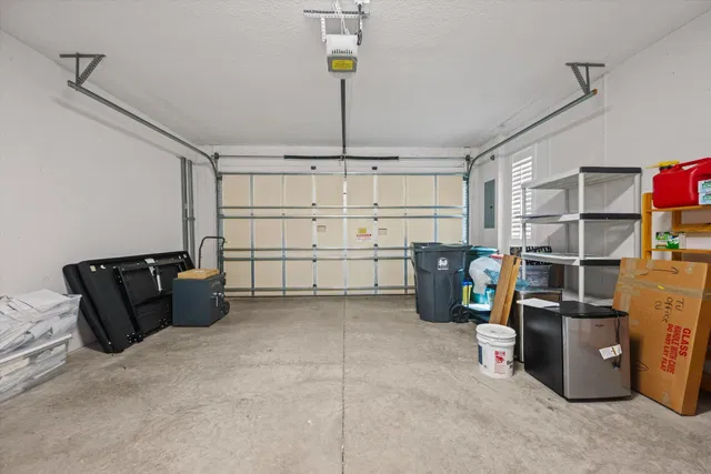  Residence photo 36
