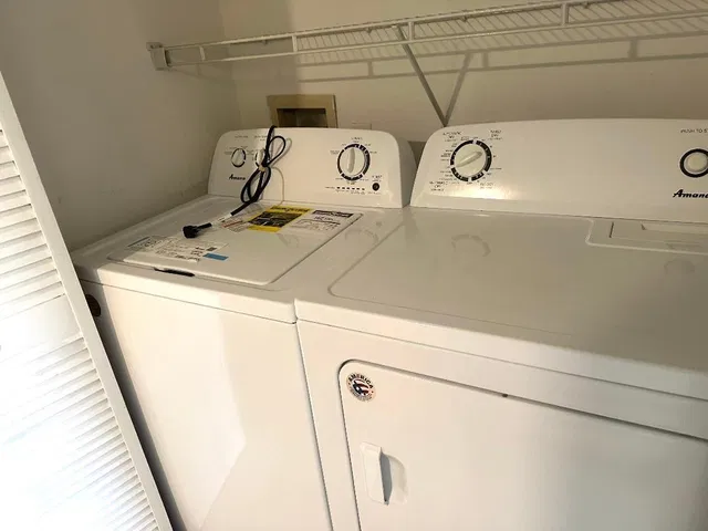 Unit 208 photo 9