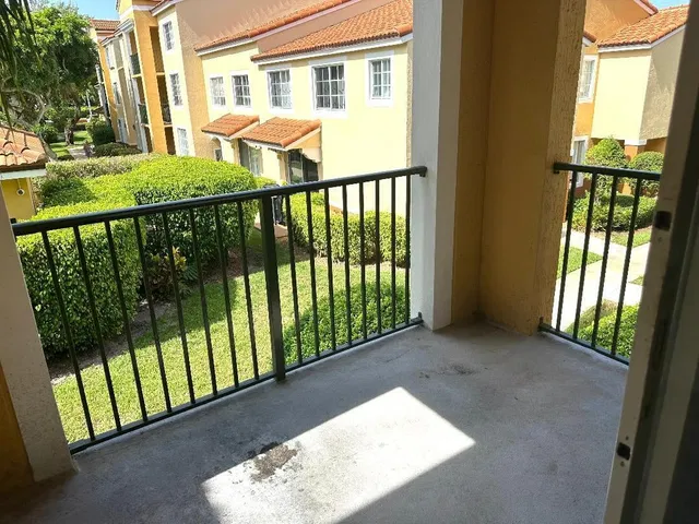 Unit 208 photo 12