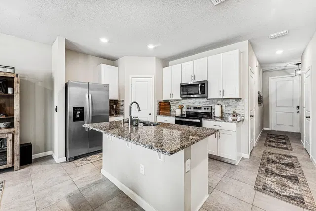  Residence photo 7