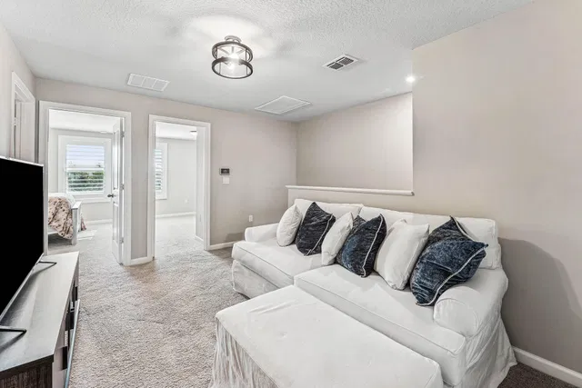  Residence photo 24