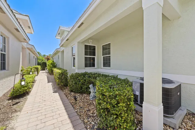  Residence photo 7
