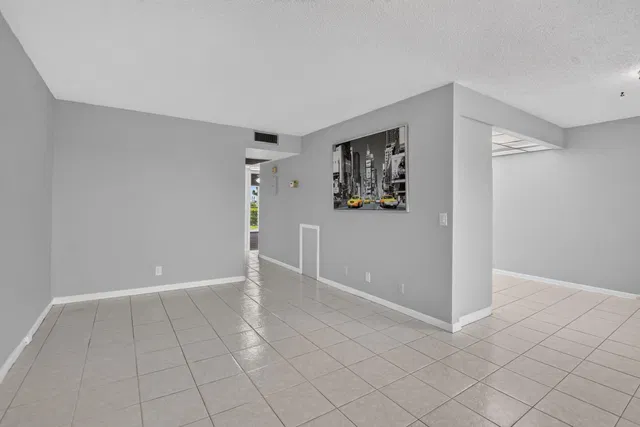 Residence photo 9