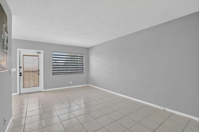 Residence photo 11