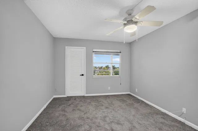 Residence photo 18