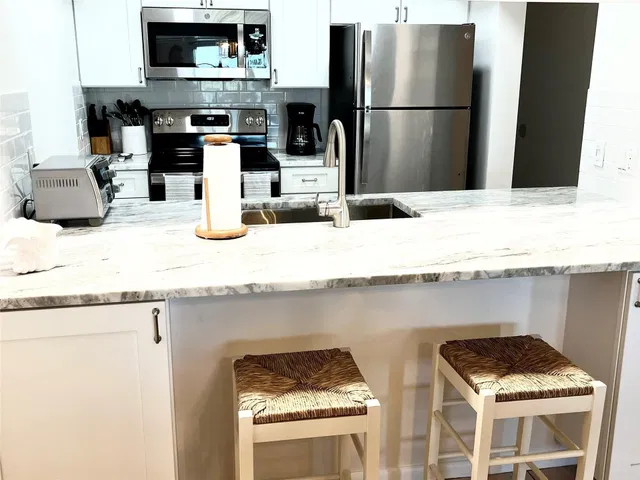 Unit 410 photo 2