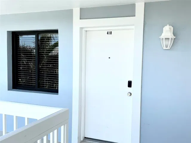 Unit 410 photo 11