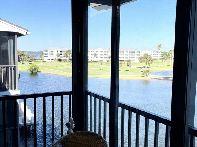 Unit 410 photo 12