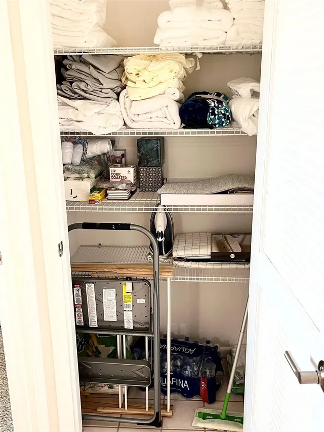Unit 410 photo 19