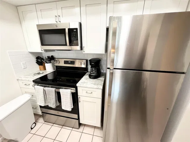 Unit 410 photo 26