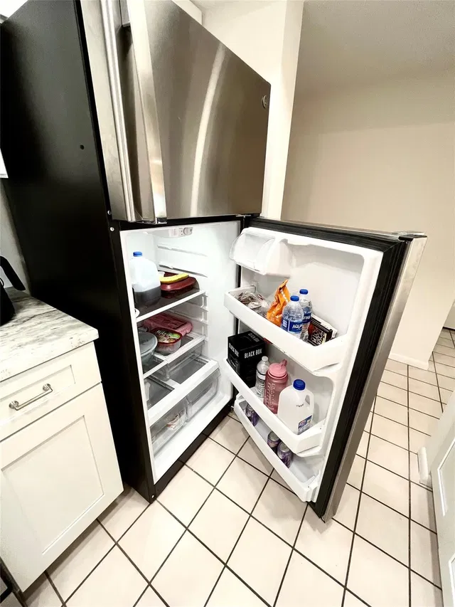 Unit 410 photo 27