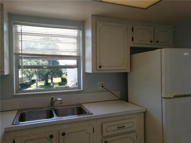  Unit 136-6 photo 6