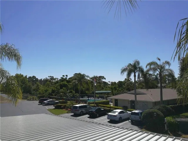  Unit 136-6 photo 8