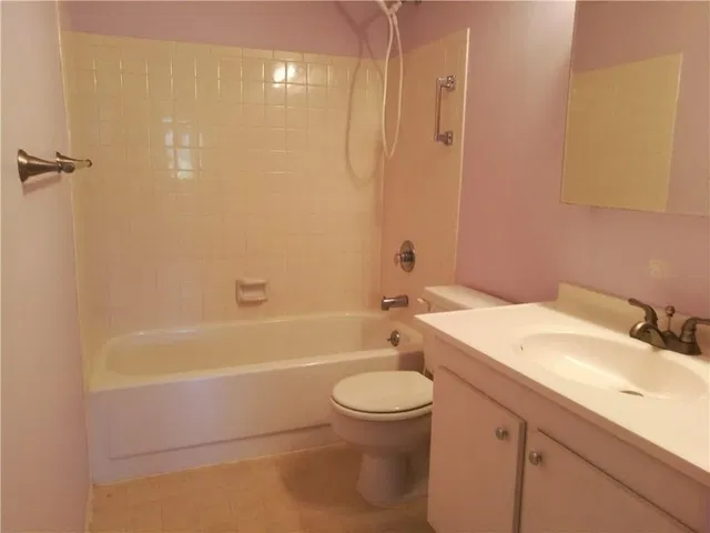  Unit 136-6 photo 11