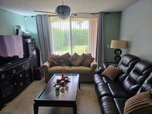 Unit 104 photo 8