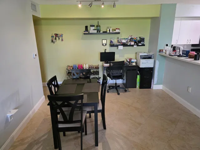 Unit 104 photo 11