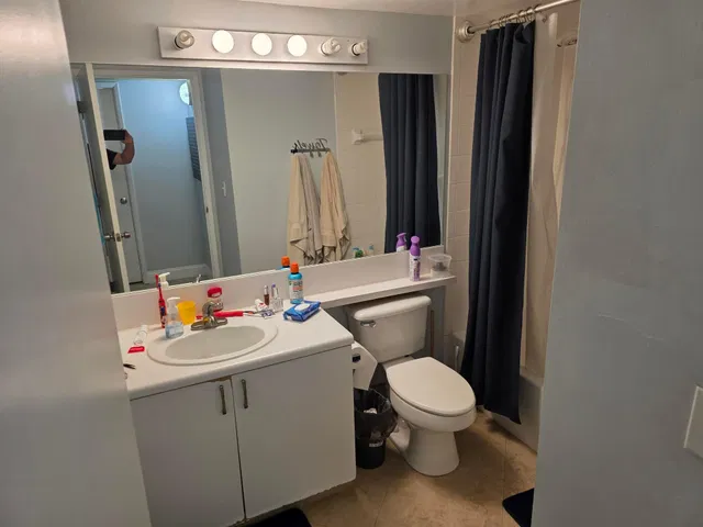 Unit 104 photo 17