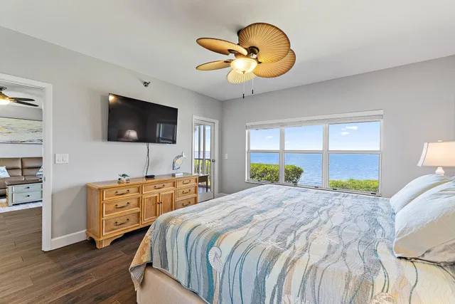 Unit 2103 photo 9