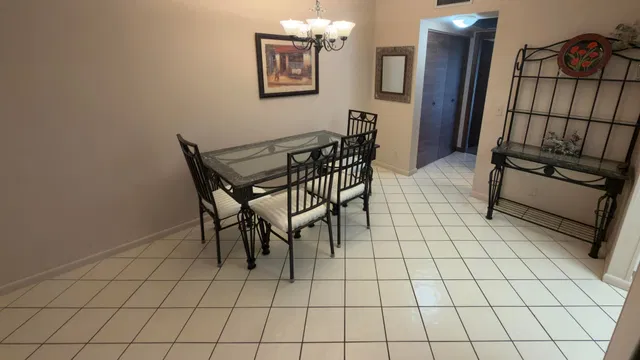 Unit 432 photo 5
