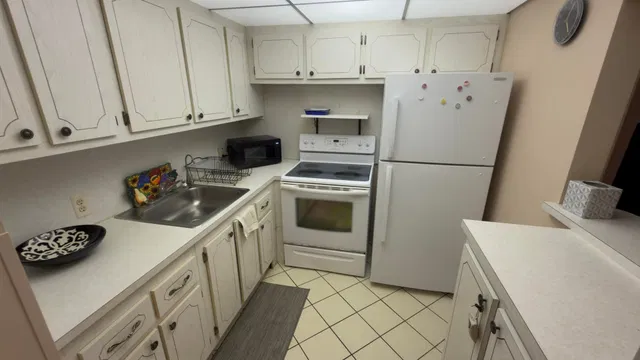 Unit 432 photo 6