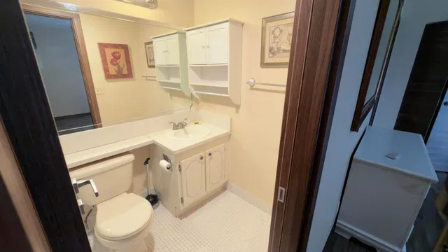 Unit 432 photo 11