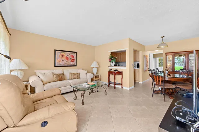  Residence photo 6