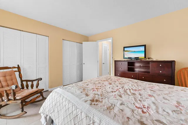  Residence photo 9
