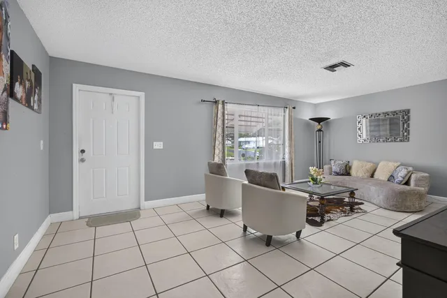 Residence photo 10