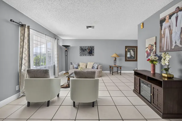 Residence photo 11
