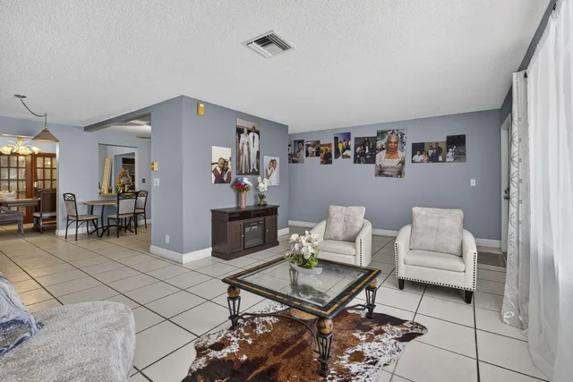 Residence photo 13