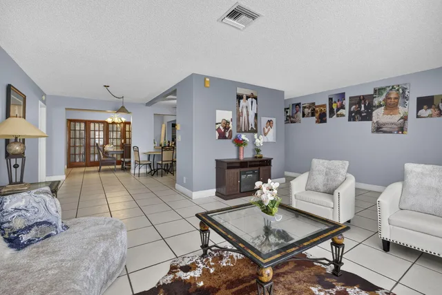 Residence photo 14