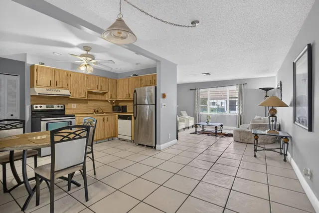 Residence photo 24