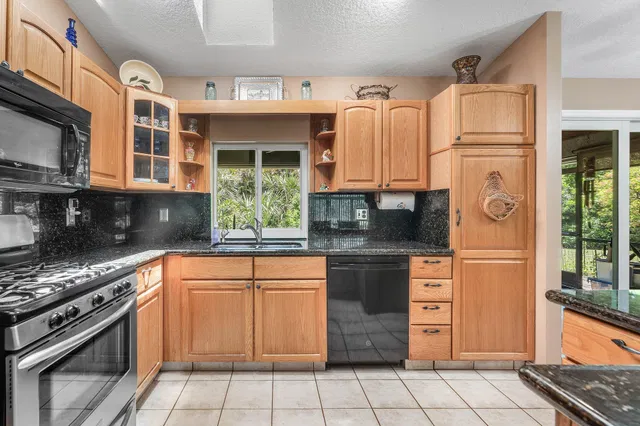  Residence photo 15