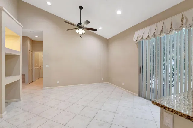 Residence photo 22