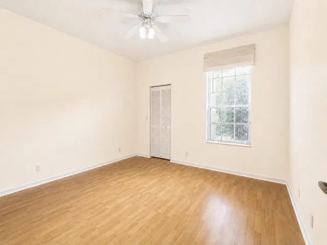 Residence photo 32