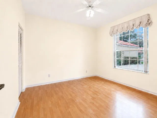 Residence photo 33