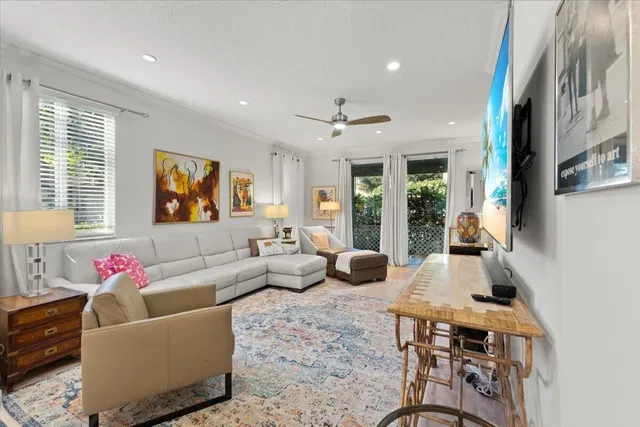 Residence photo 4