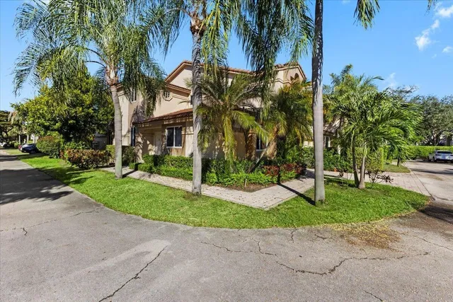 Residence photo 36