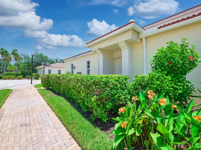 Residence photo 6