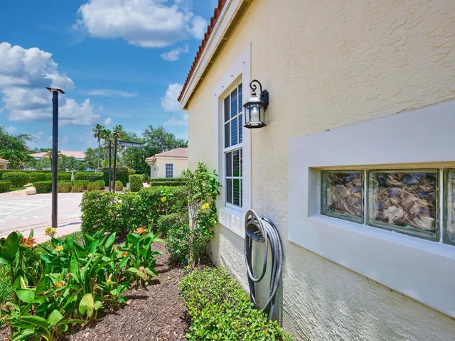 Residence photo 8