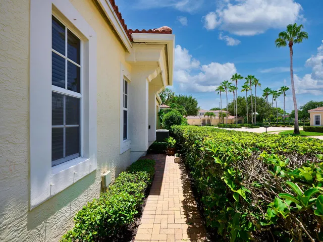Residence photo 9