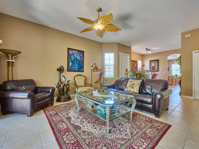 Residence photo 72