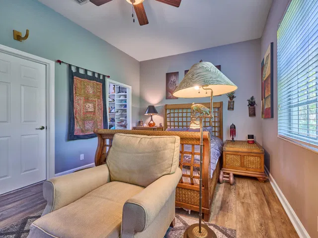 Residence photo 77