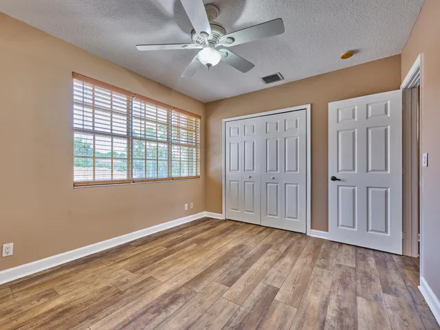 Residence photo 89