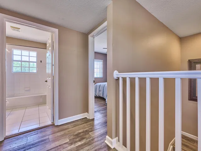 Residence photo 92