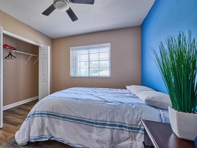 Residence photo 96