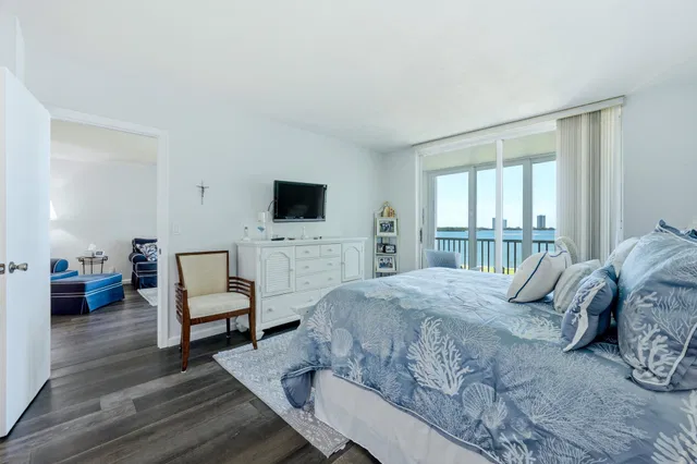 Paradise Harbour North Palm Beach Unit 203 photo 12